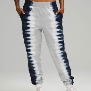 LA Extreme Low Rise Jogger in size 2